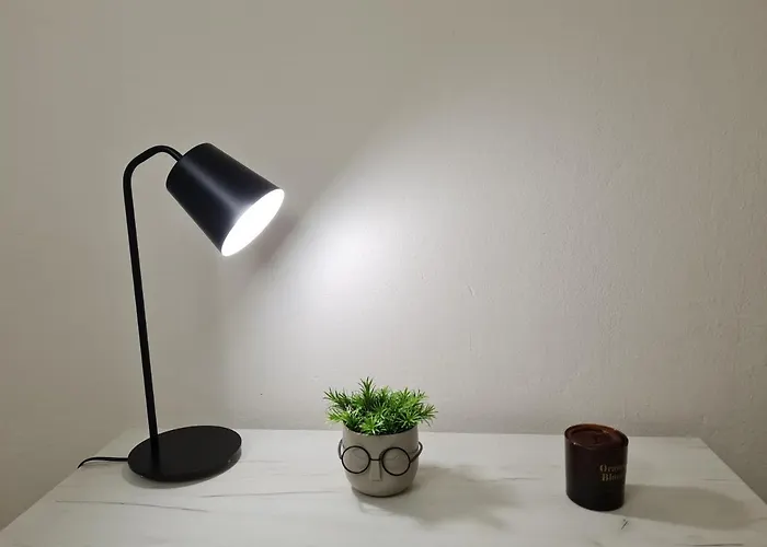 Downtown Boulevard With A Cute Balcony! * ティラナ